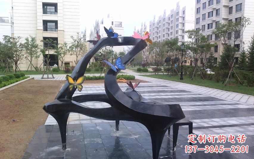 泰州广场不锈钢抽象钢琴雕塑