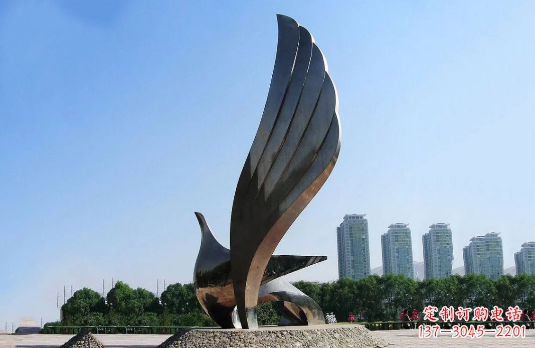 泰州中领雕塑：不锈钢抽象鸽子雕塑