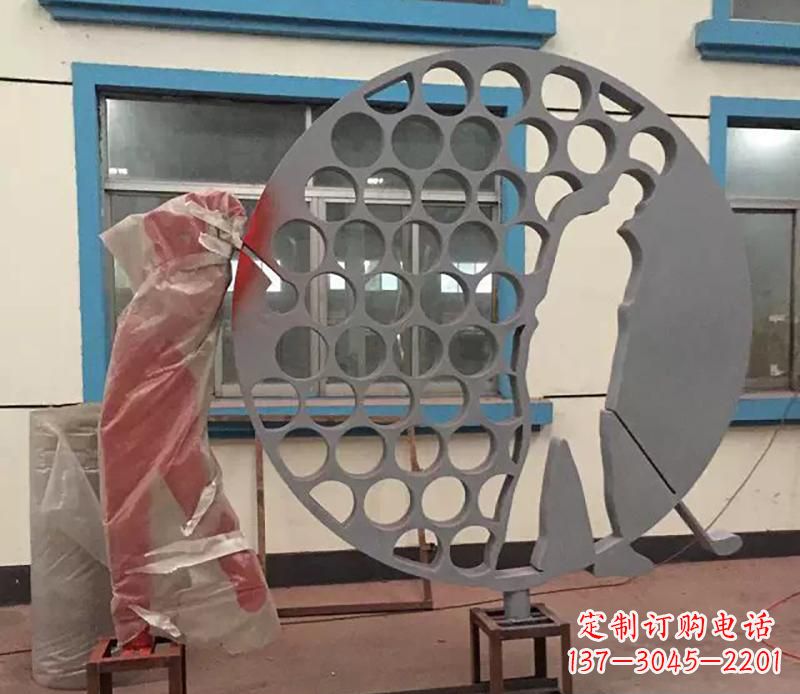 泰州广场不锈钢打高尔夫球雕塑