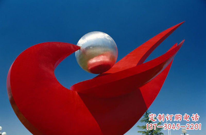 泰州和平鸽雕塑:铸造和平与爱的象征