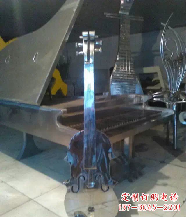 泰州中领雕塑:优雅音乐之旅,为您带来不锈钢吉他景观雕塑!