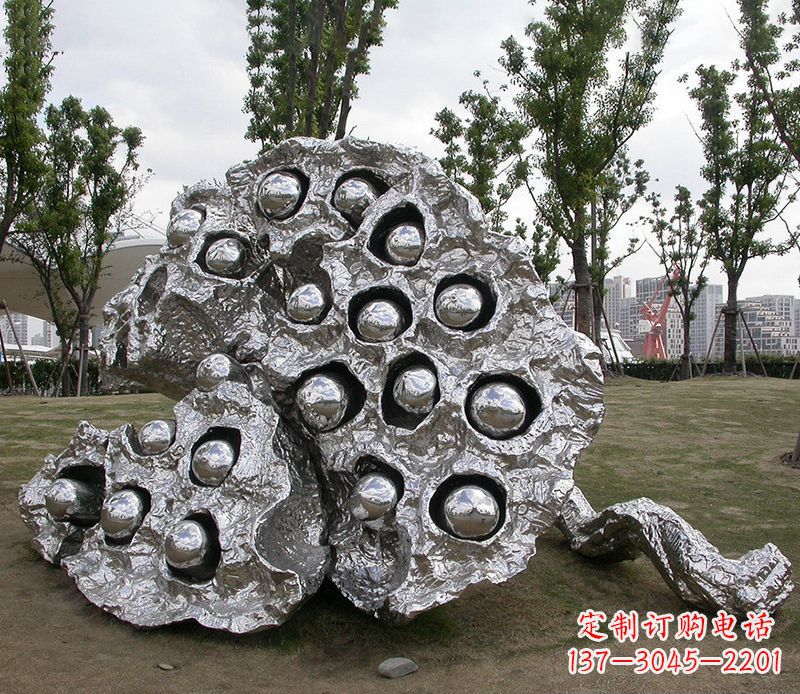 泰州中领雕塑出品:高端不锈钢莲蓬雕塑