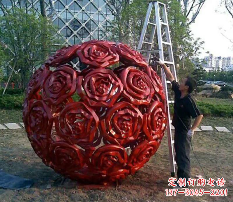 泰州不锈钢玫瑰花镂空雕塑