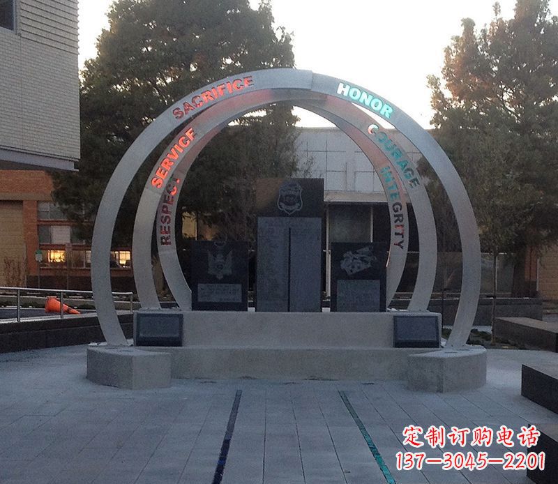 泰州广场不锈钢圆环雕塑