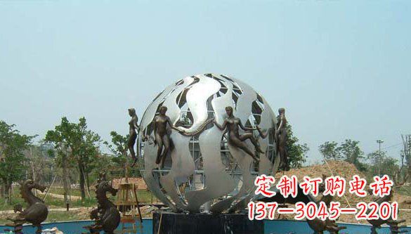 泰州高雅大气不锈钢圆球喷泉雕塑