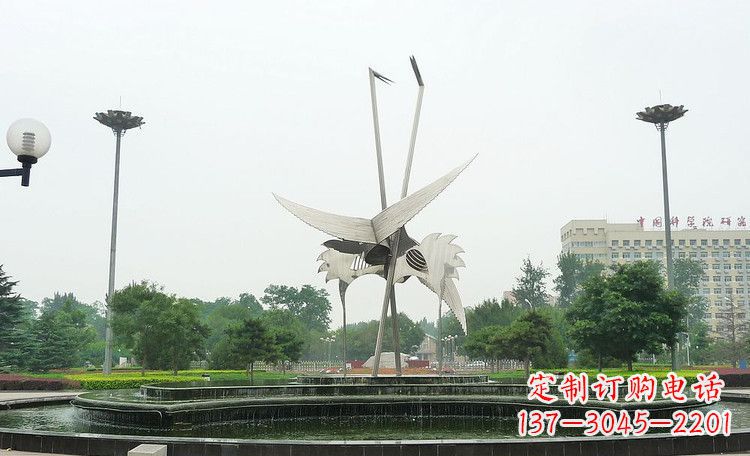 泰州极致之美,仙鹤雕塑展示现代精致生活
