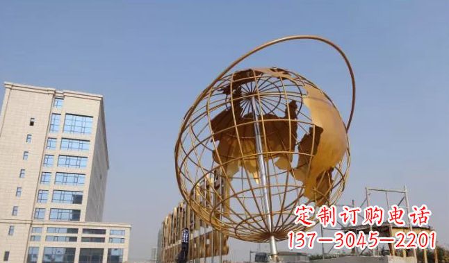 泰州地球仪雕塑是一种雕刻艺术,它将地球仪的地…