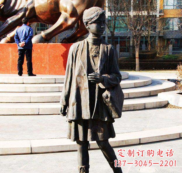 泰州真实可爱的女孩铜雕塑