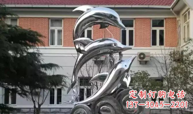 泰州中领雕塑的海豚不锈钢雕塑是一件新颖而精致…