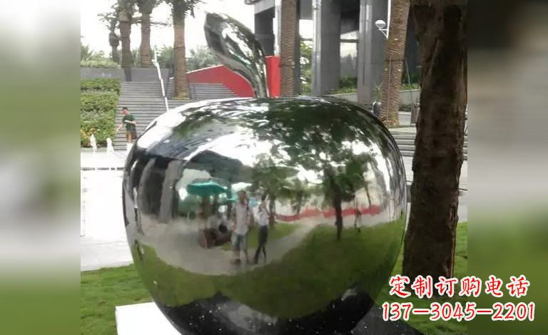 泰州新奇优雅的苹果雕塑