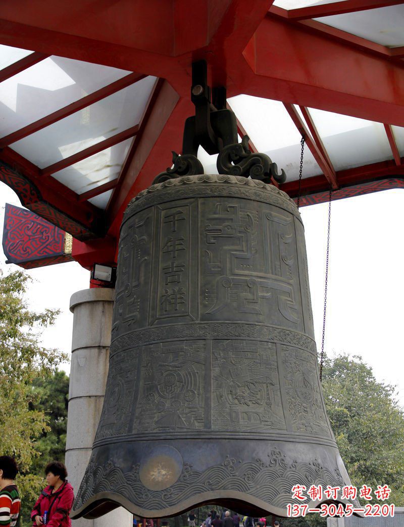 泰州中领雕塑:千年吉祥铜钟雕塑