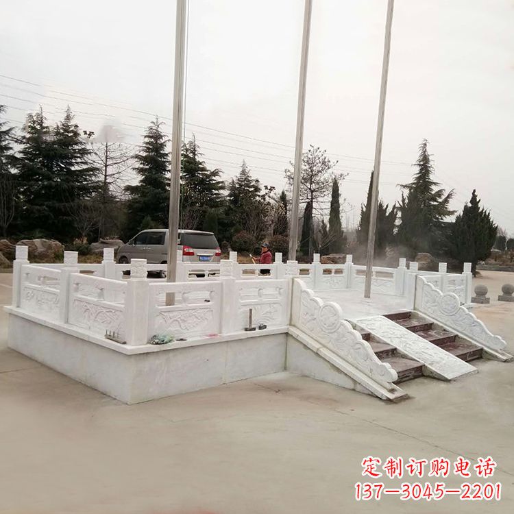 泰州广场升旗台石雕