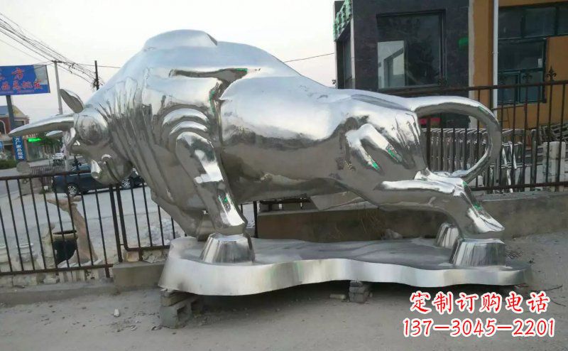 泰州广场拓荒牛不锈钢雕塑