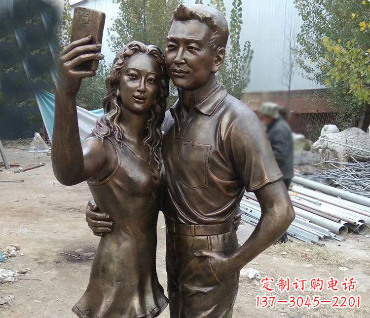 泰州广场铜雕拍照情侣人物雕塑
