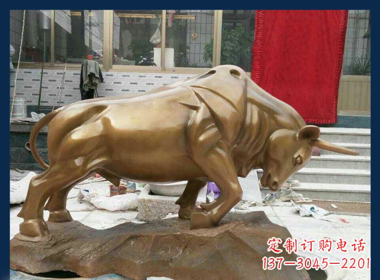 泰州铜质金黄牛雕塑:添加活力与美观设计