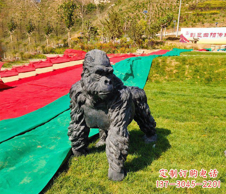 泰州新颖优雅的广场铜雕行走猩猩雕塑