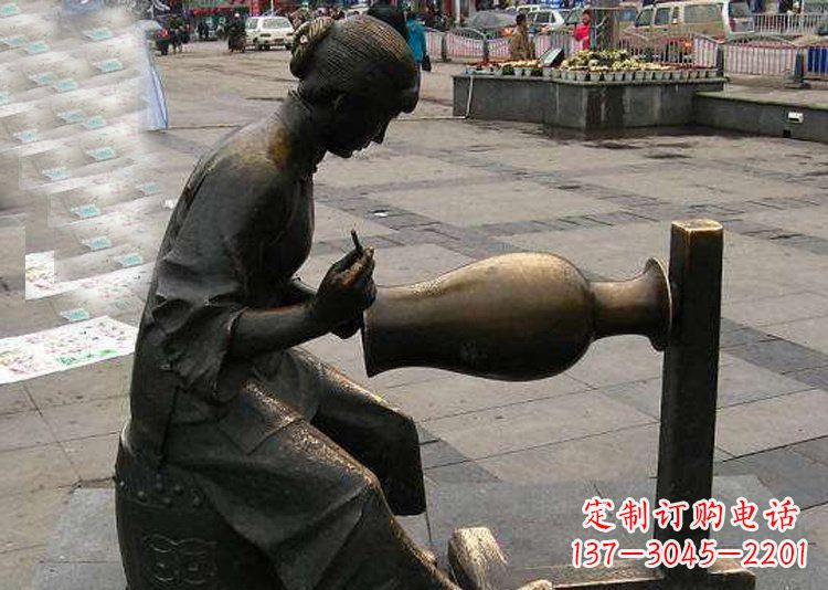 泰州广场铜雕修花盆人物雕塑