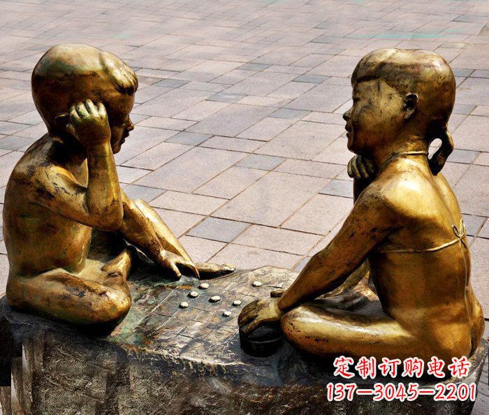 泰州广场下围棋的小孩小品铜雕