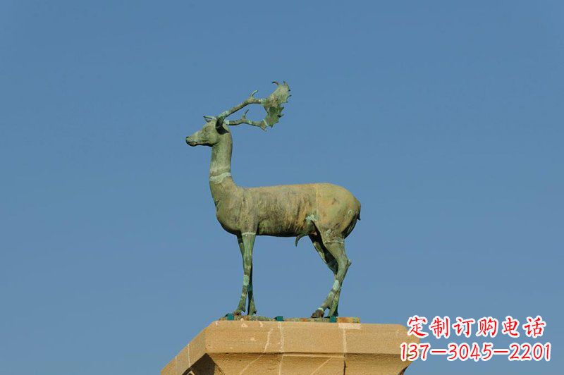 泰州广场驯鹿景观铜雕