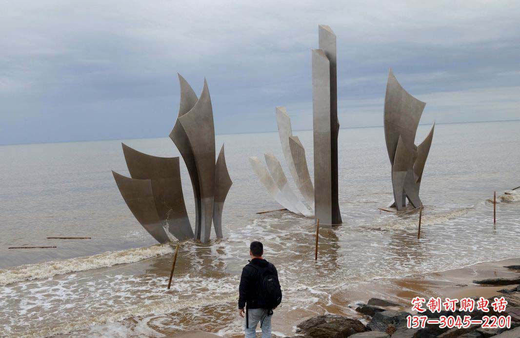 泰州海边不锈钢船帆景观雕塑