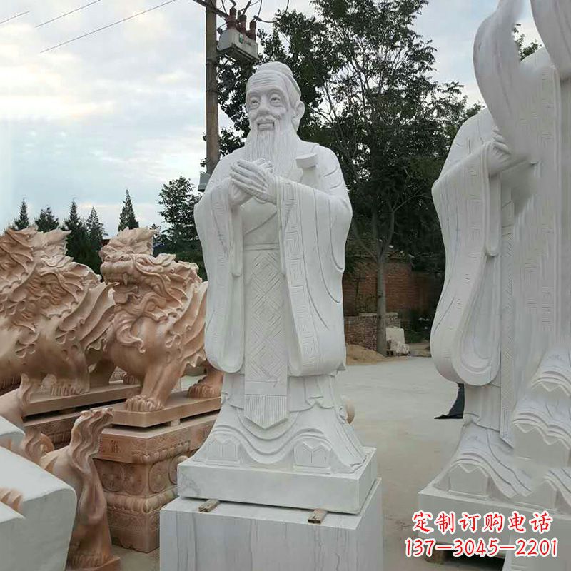 泰州海外的孔子雕像