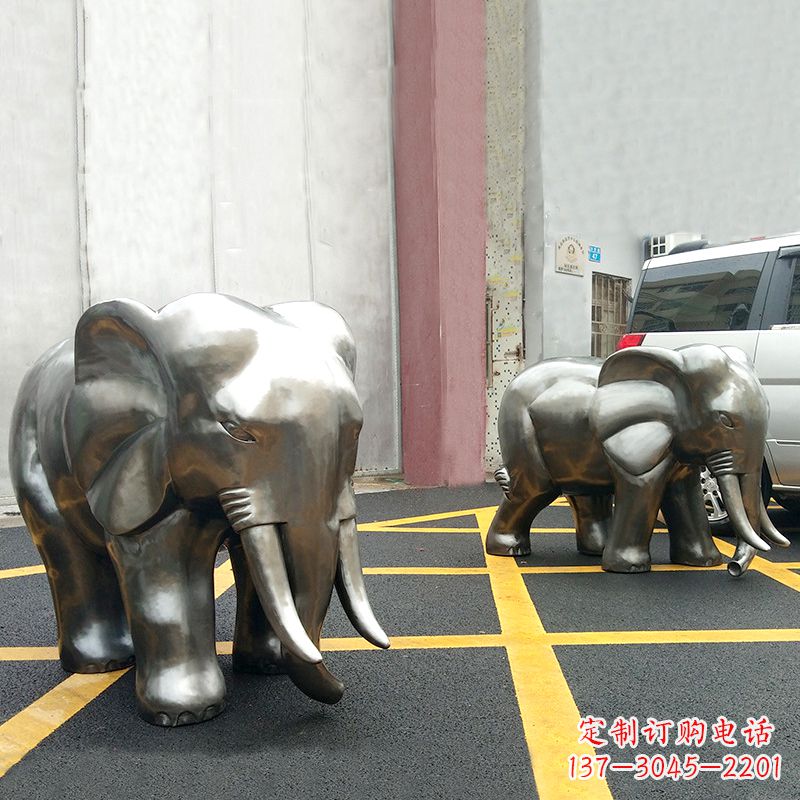泰州憨态大象不锈钢镜面雕塑