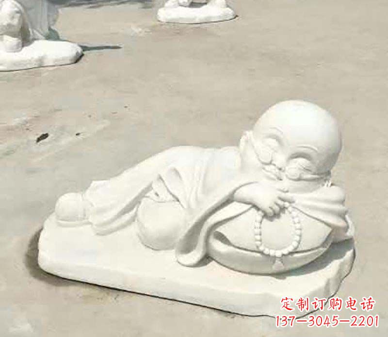 泰州传统尊贵,别具一格的汉白玉小和尚雕塑
