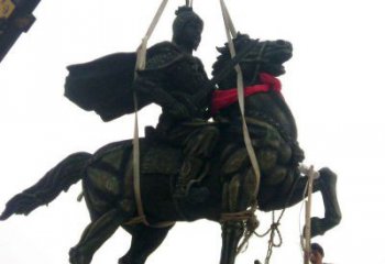 泰州仰望古代将军，来一场跨越时空的雕塑之旅