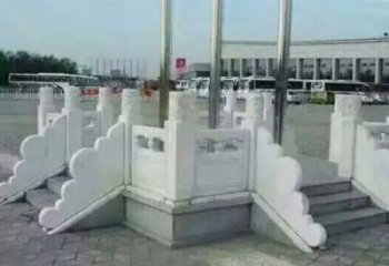 泰州中领雕塑提供绚丽升旗台石雕，一种标志性的…