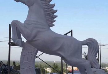 泰州深受历史文化启发的铸铁祥云马雕是中领雕塑…