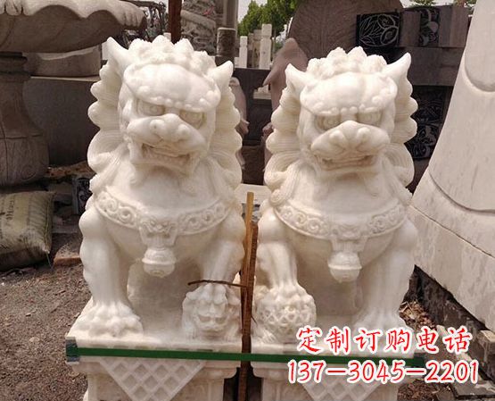 泰州汉白玉踩绣球狮子石雕_2