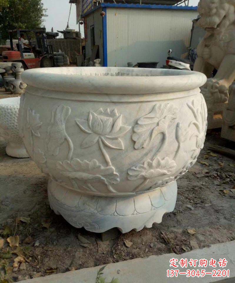 泰州汉白玉荷花石浮雕水缸,营造令人心旷神怡的宁静之美