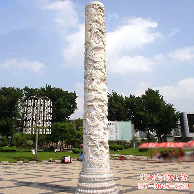 泰州汉白玉石雕刻龙柱是由中国领雕塑厂家定制的…
