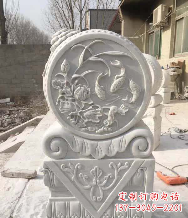 泰州以汉白玉石制作的门墩雕塑