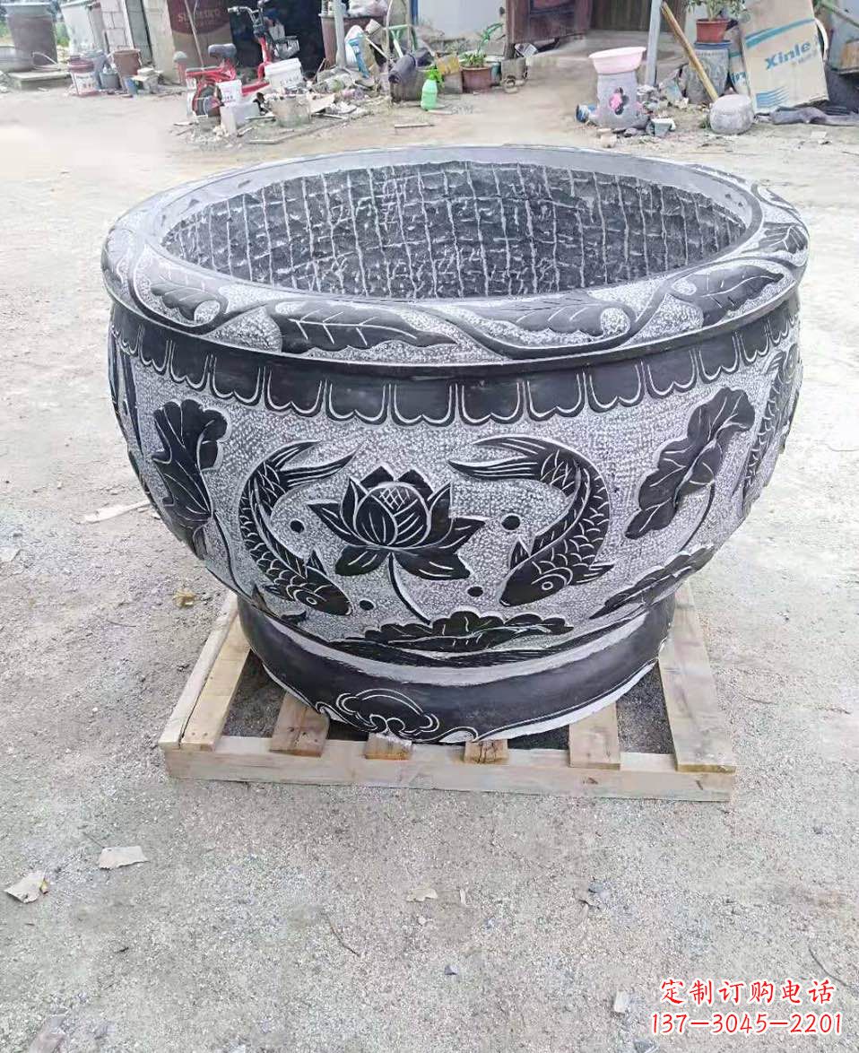 泰州精美鲤鱼雕塑,一颗荷花必不可少