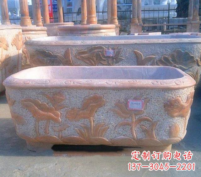 泰州中领雕塑推出的荷花鲤鱼精美雕塑是一件伴随…