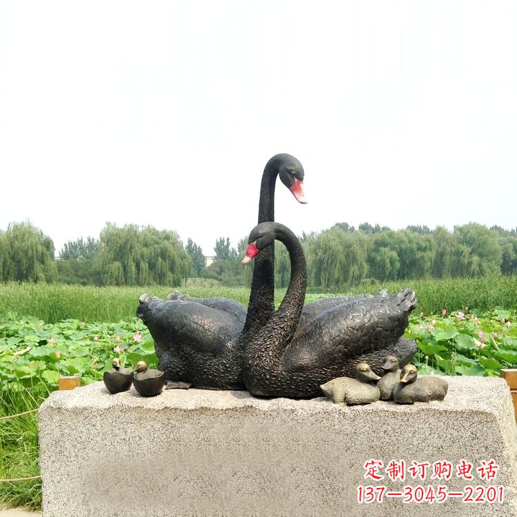 泰州雕刻精致的天鹅铜雕摆件