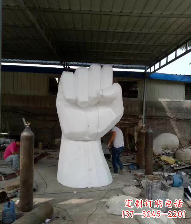 泰州户外不锈钢景观拳头雕塑