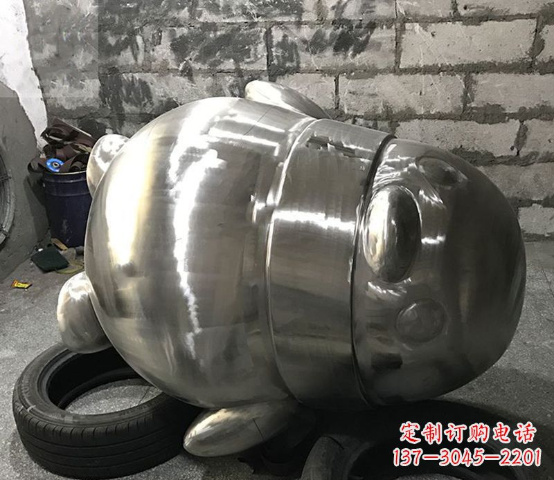 泰州户外企鹅雕塑,古典艺术精细工艺美化空间