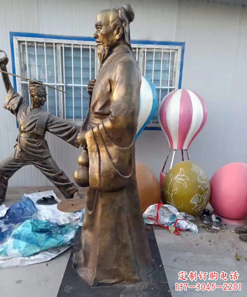 泰州传承中医华佗的传奇—华佗名医铜雕