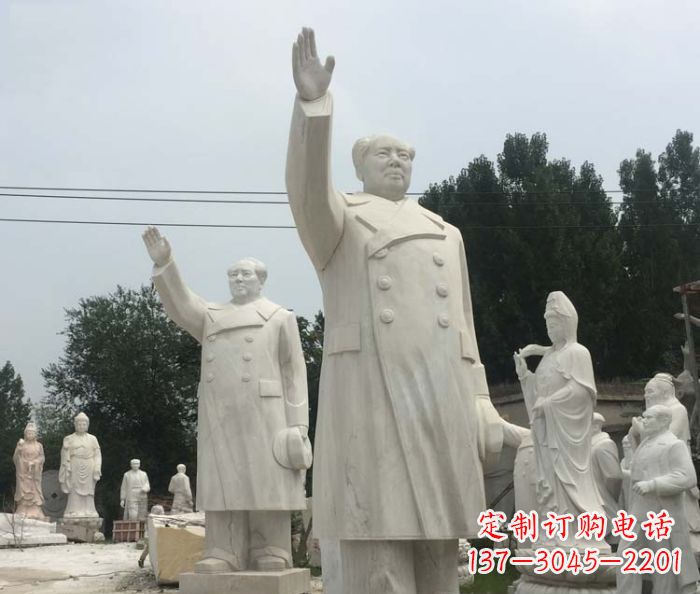 泰州挥手毛主席校园伟人石雕