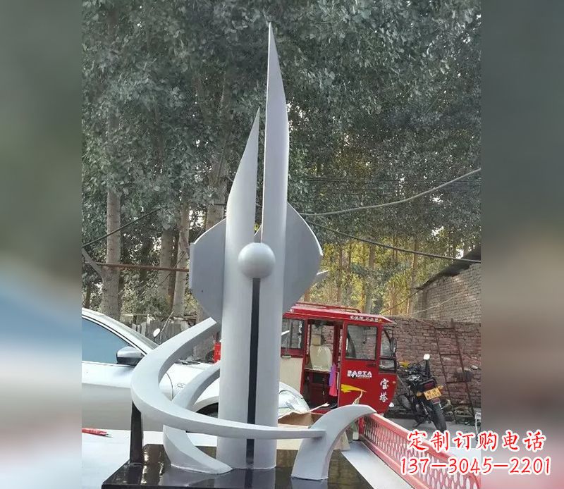 泰州不锈钢火箭剪纸雕塑,展现创新科技美学