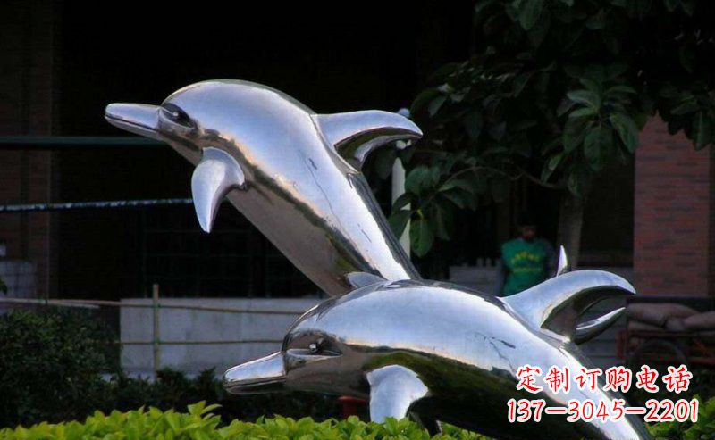 泰州彰显自由灵动的不锈钢跳跃海豚雕塑