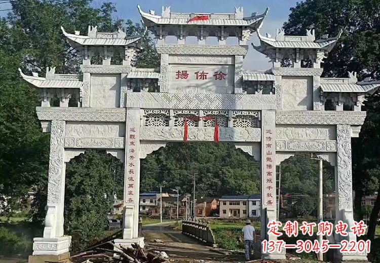 泰州金昌石雕牌坊:精致雕塑点缀家园