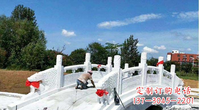 泰州景区汉白玉石雕拱桥