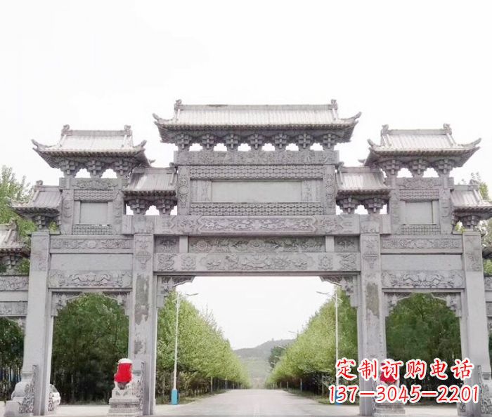 泰州三门石雕牌坊,独具特色的地标雕塑