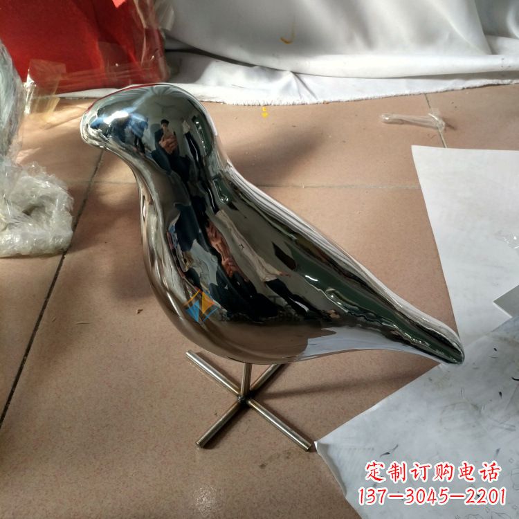 泰州精致现代镜面不锈钢鸽子雕塑