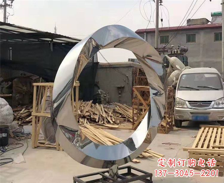 泰州镜面不锈钢几何圆环雕塑,经典永恒之美