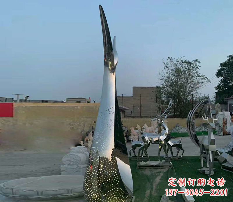 泰州高雅优雅,中领雕塑定制不锈钢抽象天鹅雕塑