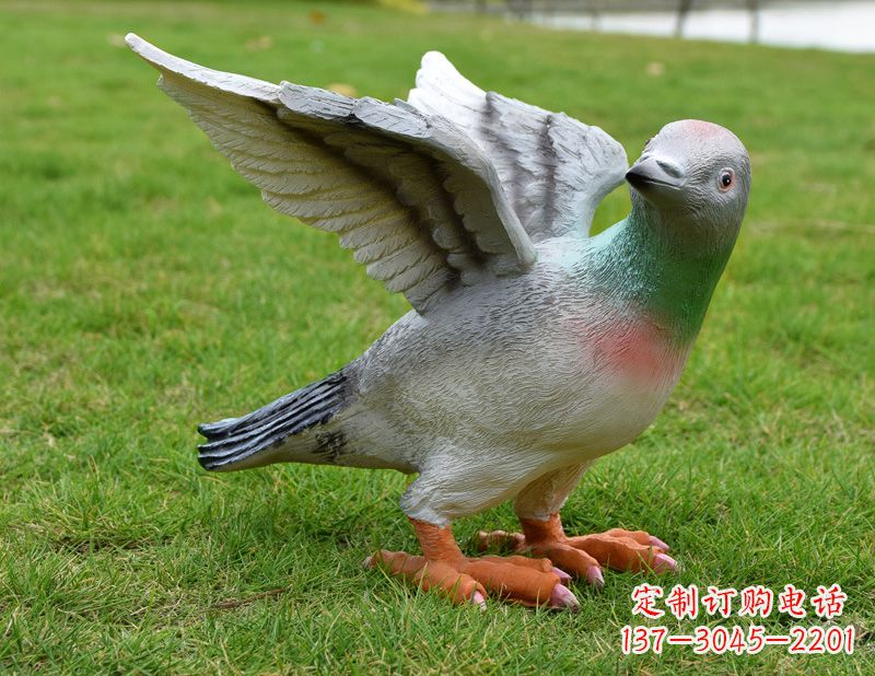 泰州深具历史意义的和平鸽雕塑